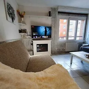 Apartamento Cumbre De Comodidad Tu Guarida De Montana Lake, Pas De La Casa